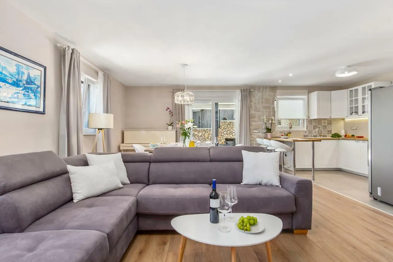Apartment Niki Opatija